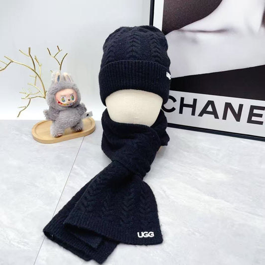 GG  hat, gloves, scarf three-piece set U
