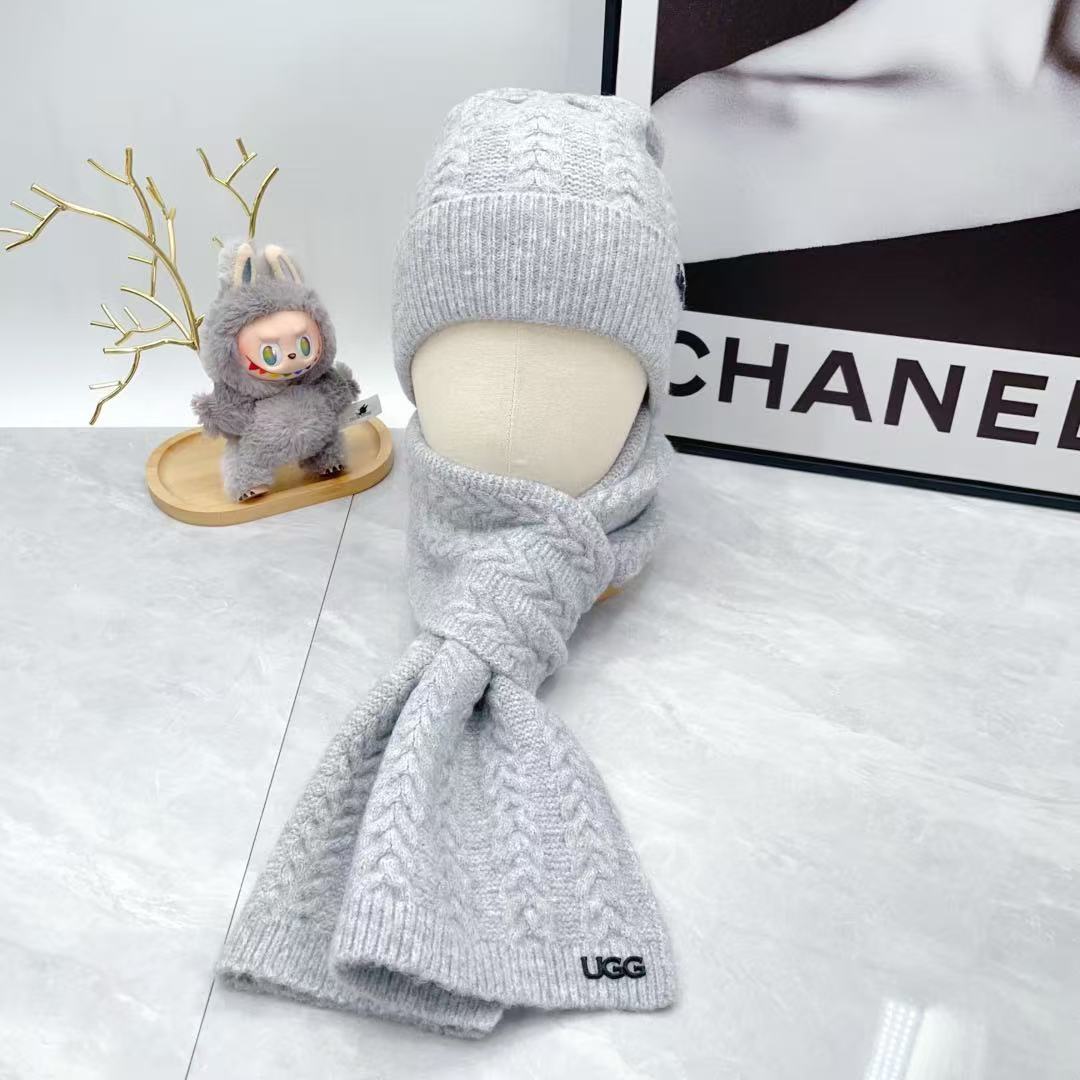 GG  hat, gloves, scarf three-piece set U