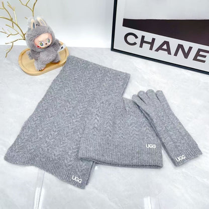 GG  hat, gloves, scarf three-piece set U
