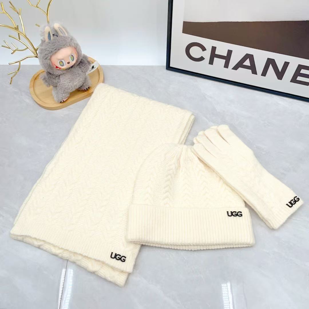 GG  hat, gloves, scarf three-piece set U