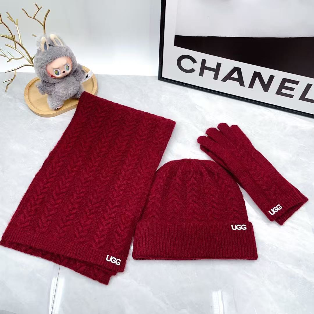 GG  hat, gloves, scarf three-piece set U